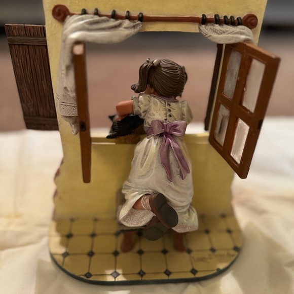 Nadal Studios A’LARCON Limiteded 197/5000 Porcelain Scene Girl in Window - Picture 6 of 13